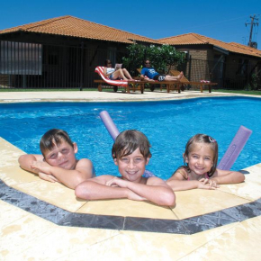 Гостиница Geraldton's Ocean West Holiday Units & Short Stay Accommodation  Джералдтон